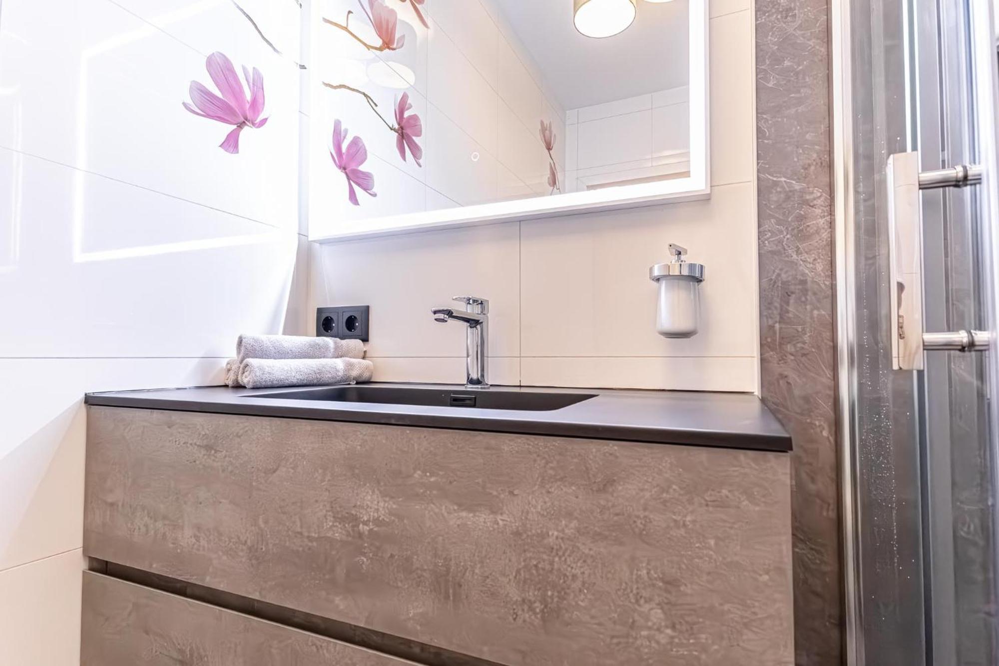 Apartment Trendy - Modern 1br & 1lr In Center Wien